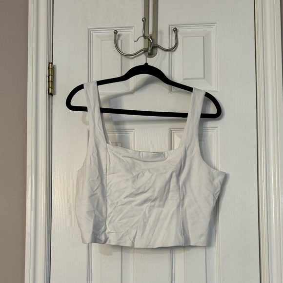 RW&CO Size XL White Crop Top - Picture 2 of 3